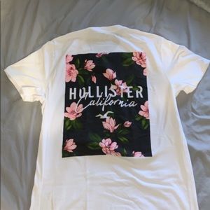 Hollister Floral box logo